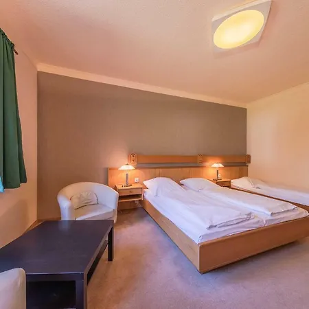 Ferienapartment Zander Am Goldberg شقة *